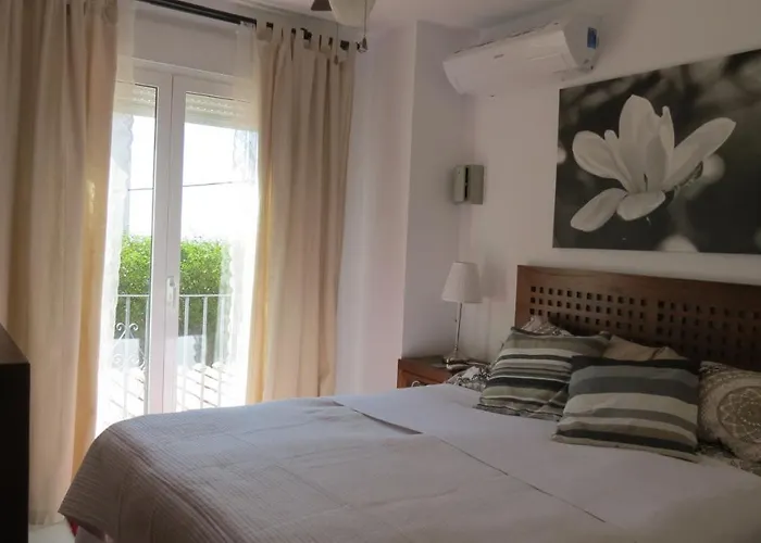 Casa Aljamar 11c * Nerja